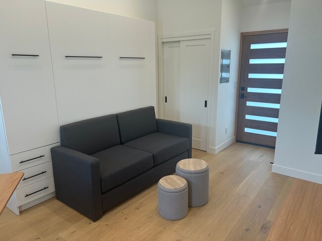 Photo - 3111 Oakhurst Ave