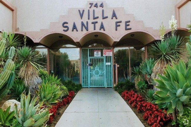 Building Photo - Villa Santa Fe Rental