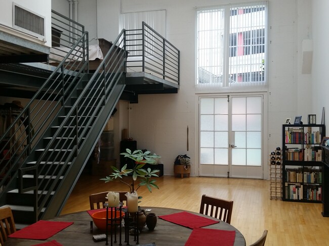 Building Photo - 420 S San Pedro St Unit 103