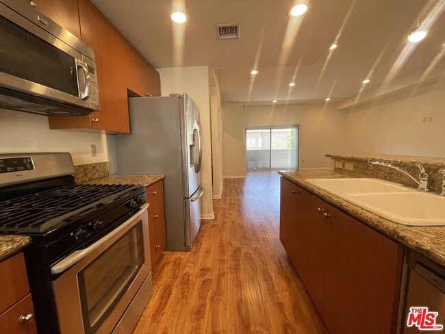 Photo - 15024 Magnolia Blvd Unit 104