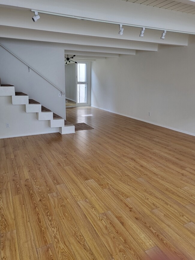 Photo - 312 S Elm Dr