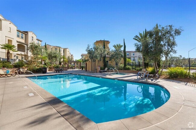 Building Photo - Stylish Three-Story Townhome with Private ...