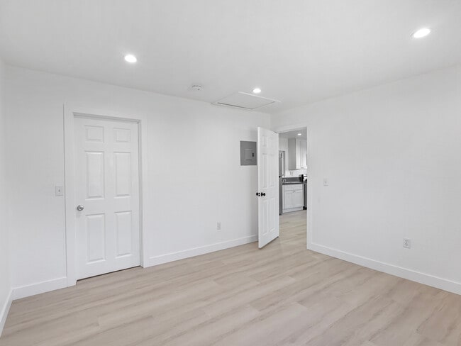 Photo - 8828 Chimineas Ave