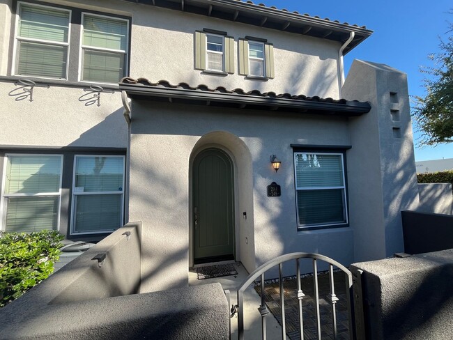 Building Photo - Beautiful corner unit townhome in the heart of Otay Ranch