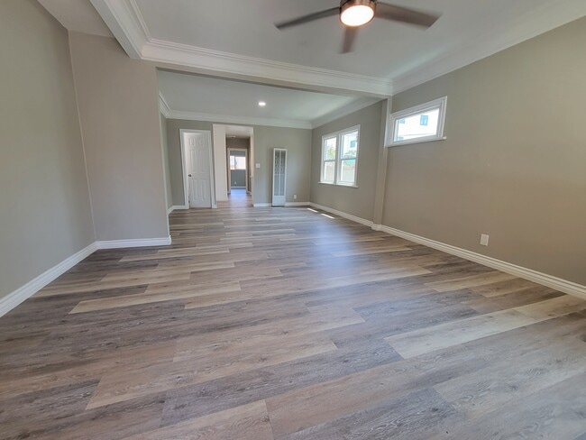 Photo - 3067 Harrington Ave