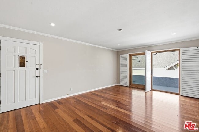 Photo - 1807 Carnegie Ln Unit 2