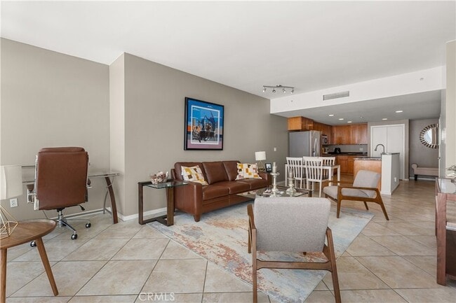 Photo - 400 W Ocean Blvd