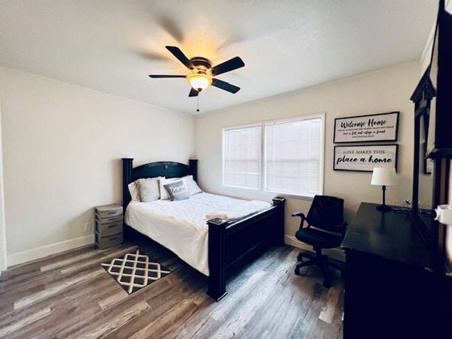Ready for move in single family home, 2 b... - Ready for move in single family home, 2 b...