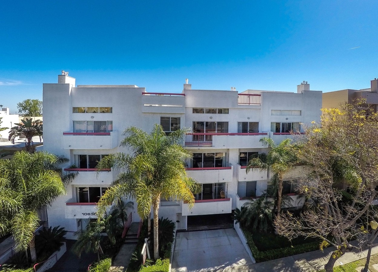 Photo - 10630 Wilkins Ave