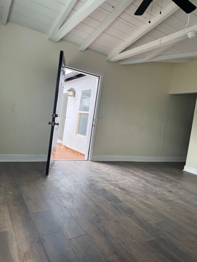 Photo - DHS6348 Unit 03