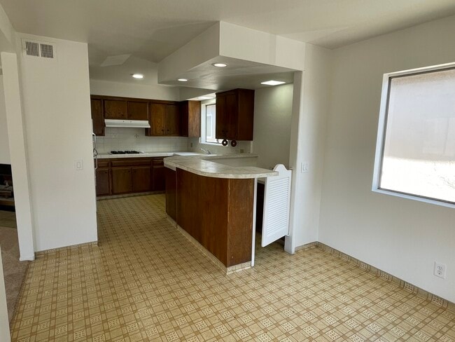 Photo - 324 E Balboa Blvd Unit B