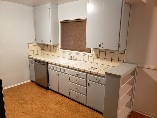 Photo - 5059 Serrania Ave
