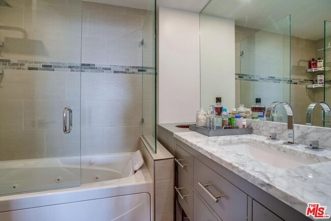 Photo - 7250 Franklin Ave Unit 802