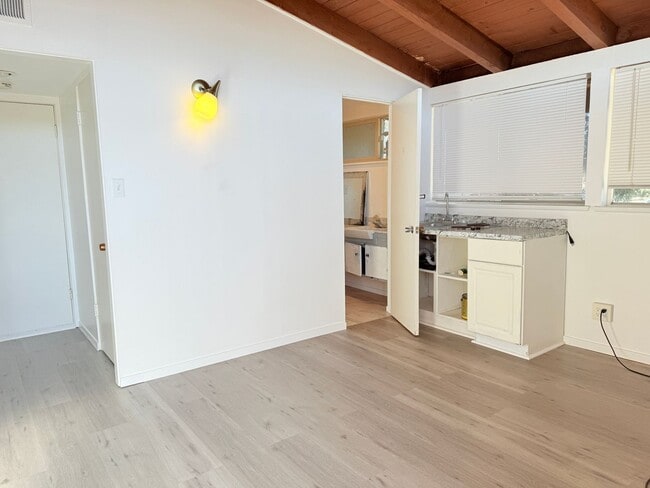 Photo - 401 N Lupine St Unit C