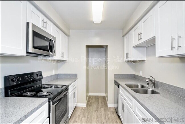 Photo - 378 Moss St