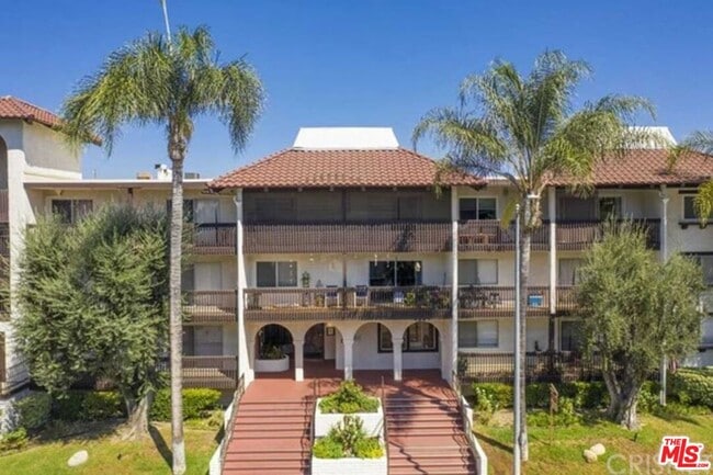 Photo - 5334 Lindley Ave Unit 309