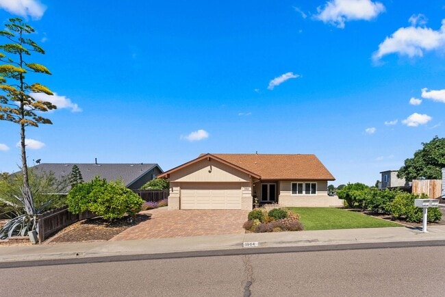 Building Photo - Spring Valley Home with Views