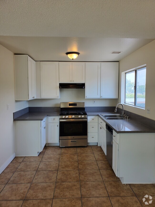 Building Photo - 1116 Oxford Dr Rental