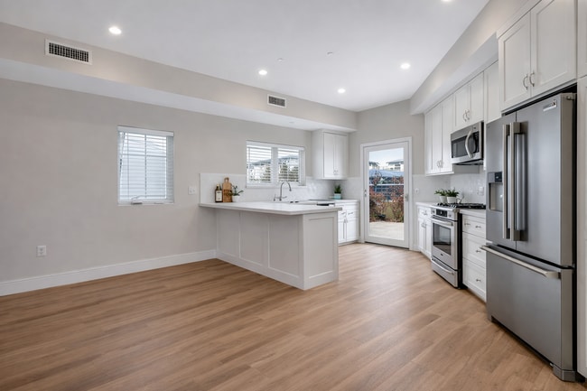 Photo - Grant Avenue B Unit B