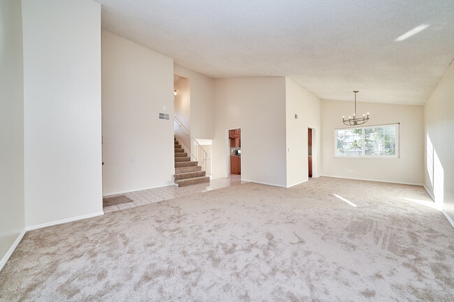 Photo - 15507 Caulfield Ave