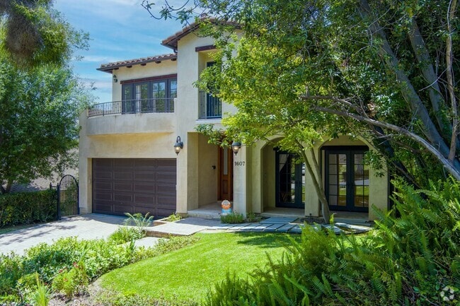 Building Photo - GORGEOUS 7 BED 6.5 BATH FOR LEASE IN BEVER... Rental