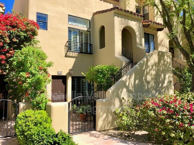 Building Photo - 233 Villorrio Dr E