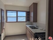 Photo - 644 W 40th Pl House