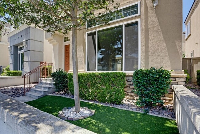 Photo - 3 Bedroom Home Available Now!