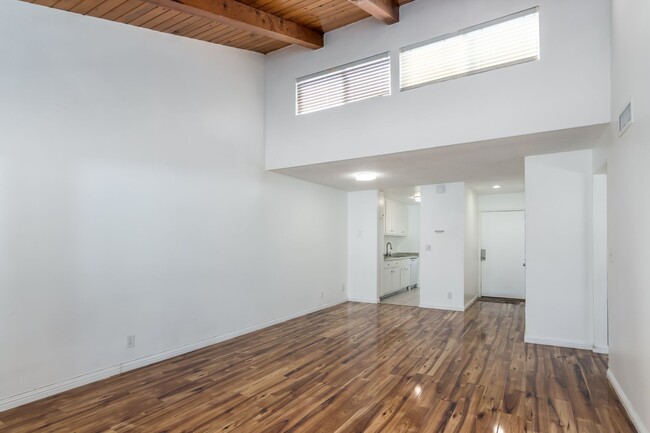 Photo - 20134 Leadwell St Apartment Unit 20134 Leadwell St