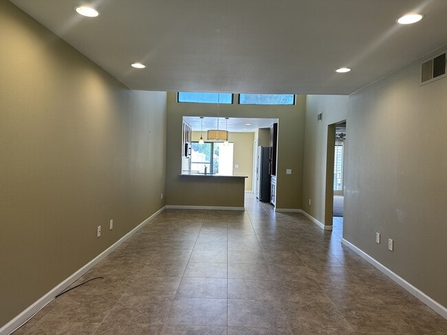 Building Photo - 47975 Joshua Ct