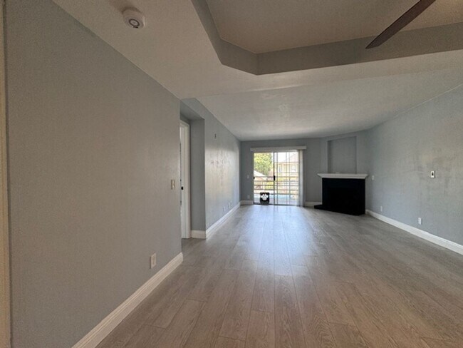 Photo - 535 W 4th St
