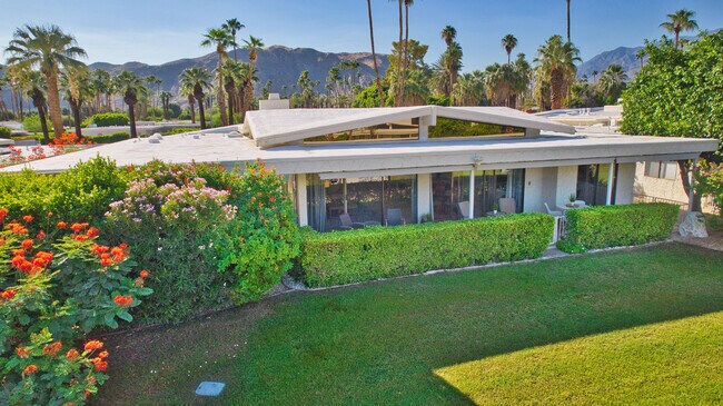 Photo - 1570 S La Verne Way