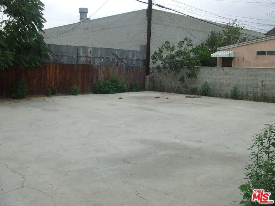 Photo - 6946 Simpson Ave