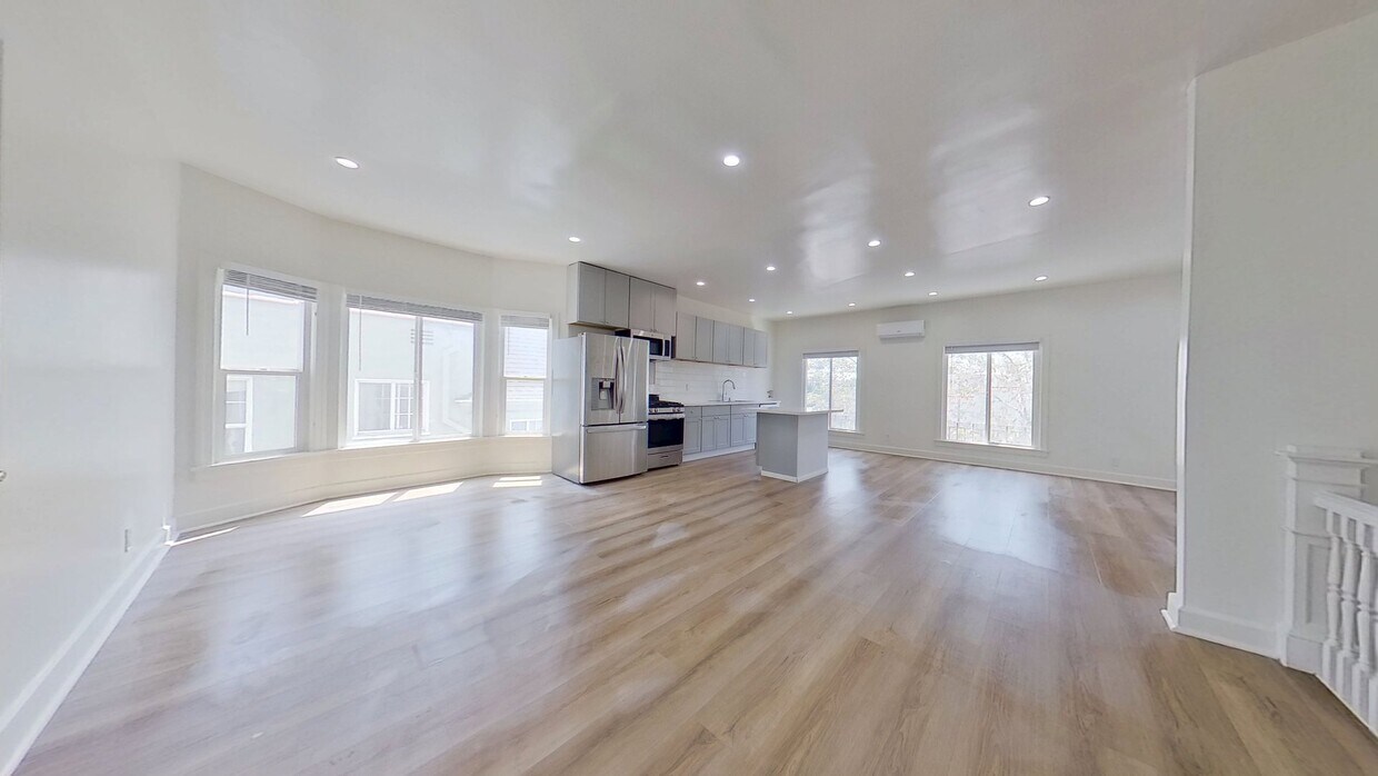 3D Tour - 132 S Kenmore Ave Condo