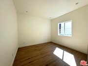 Photo - 1220 W 25th St