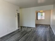 Photo - 1102 1/2 W. 92nd St.