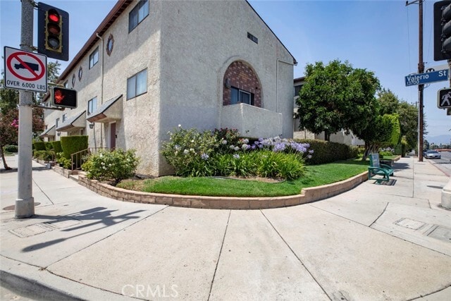 Photo - 7409 Woodman Ave