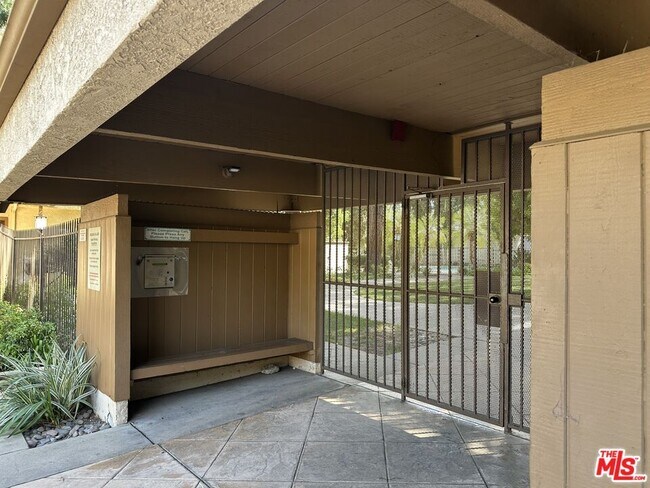 Photo - 22330 Victory Blvd Unit 203