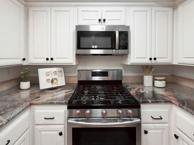 Photo - Beautiful Upgraded 2 Bed / 2 Bath 1 Story Condo Located in The Lakes in Carmel Valley