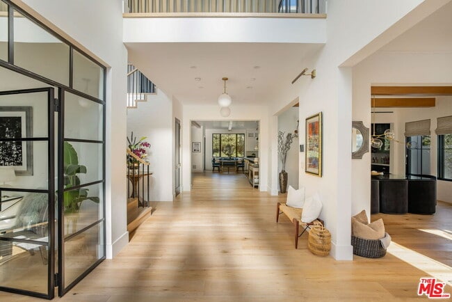 Photo - 16101 Royal Mt Dr