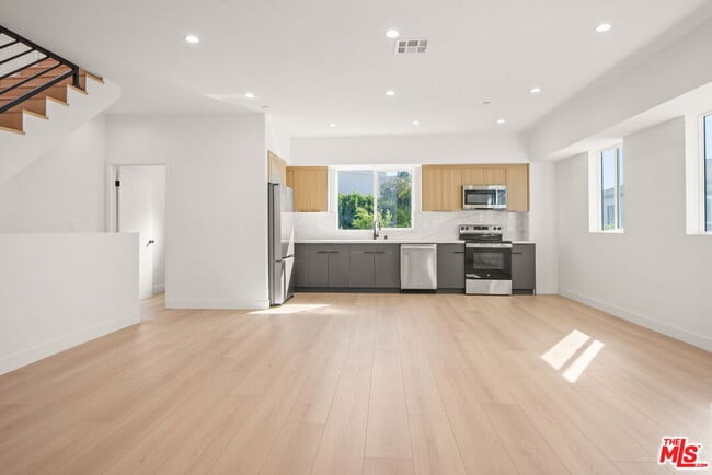 Photo - 1709 Burnside Ave Unit 1/2