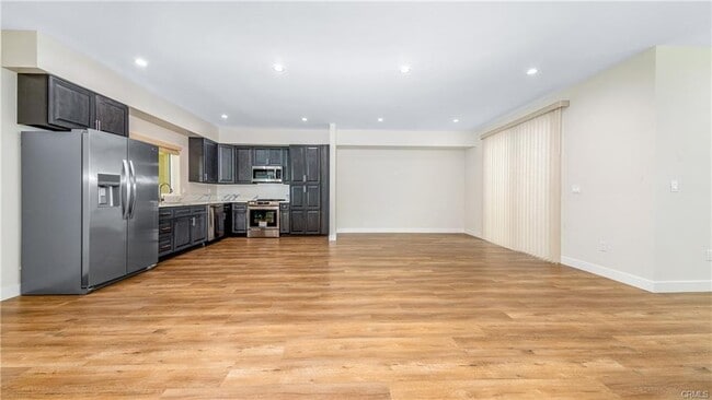 Building Photo - 17154 Chatsworth St Unit # 2