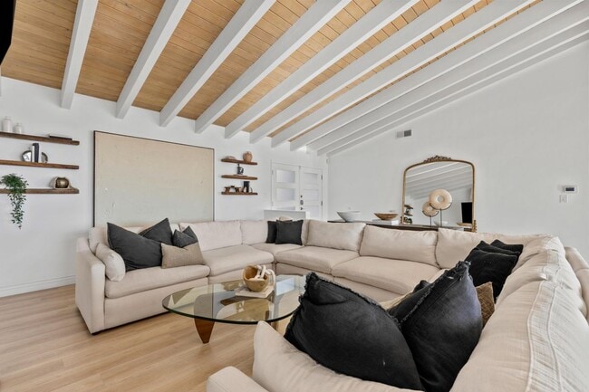 Photo - 2019 Sunset Plaza Dr House