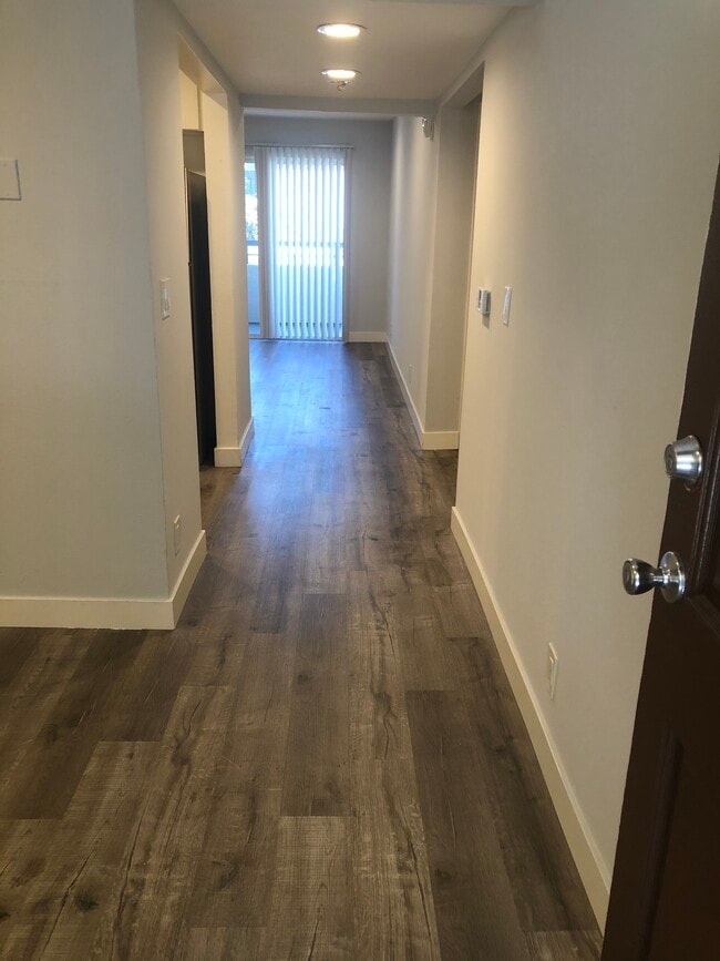 Photo - La Mirada Plaza Apartments