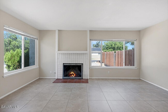 Photo - 44556 Fenhold St