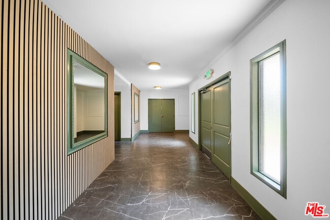 Photo - 605 San Vicente Blvd Unit 308