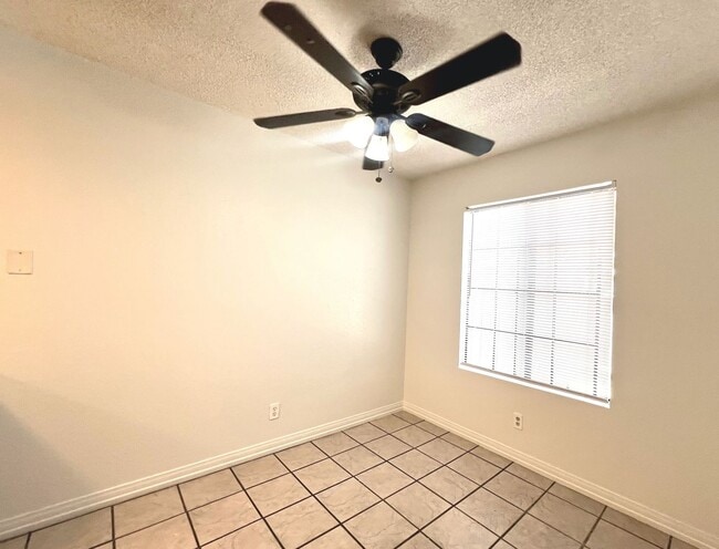 Photo - 1380 W 48th St
