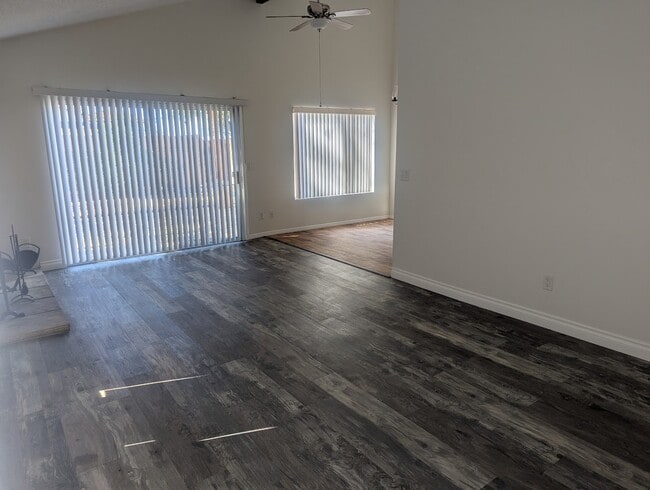 Living, dining area - 1015 Canal St Unit 1015 Canal St.