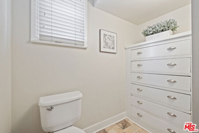 Photo - 1408 S Burlington Ave