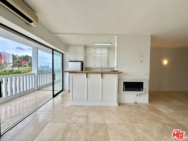 Photo - 999 N Doheny Dr Unit 711
